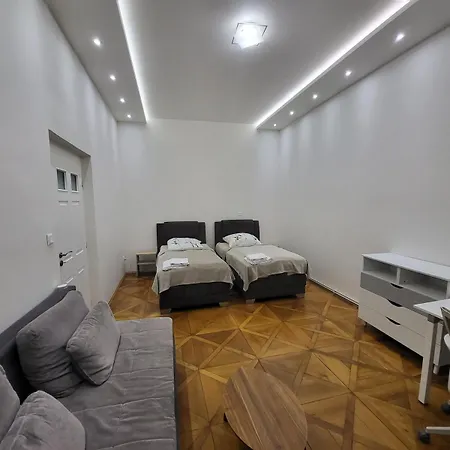 Centre - With Balcony * Πράγα